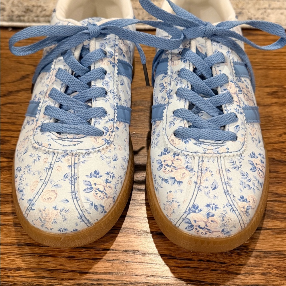 Women’s Floral Blue Lace-Up Sneakers